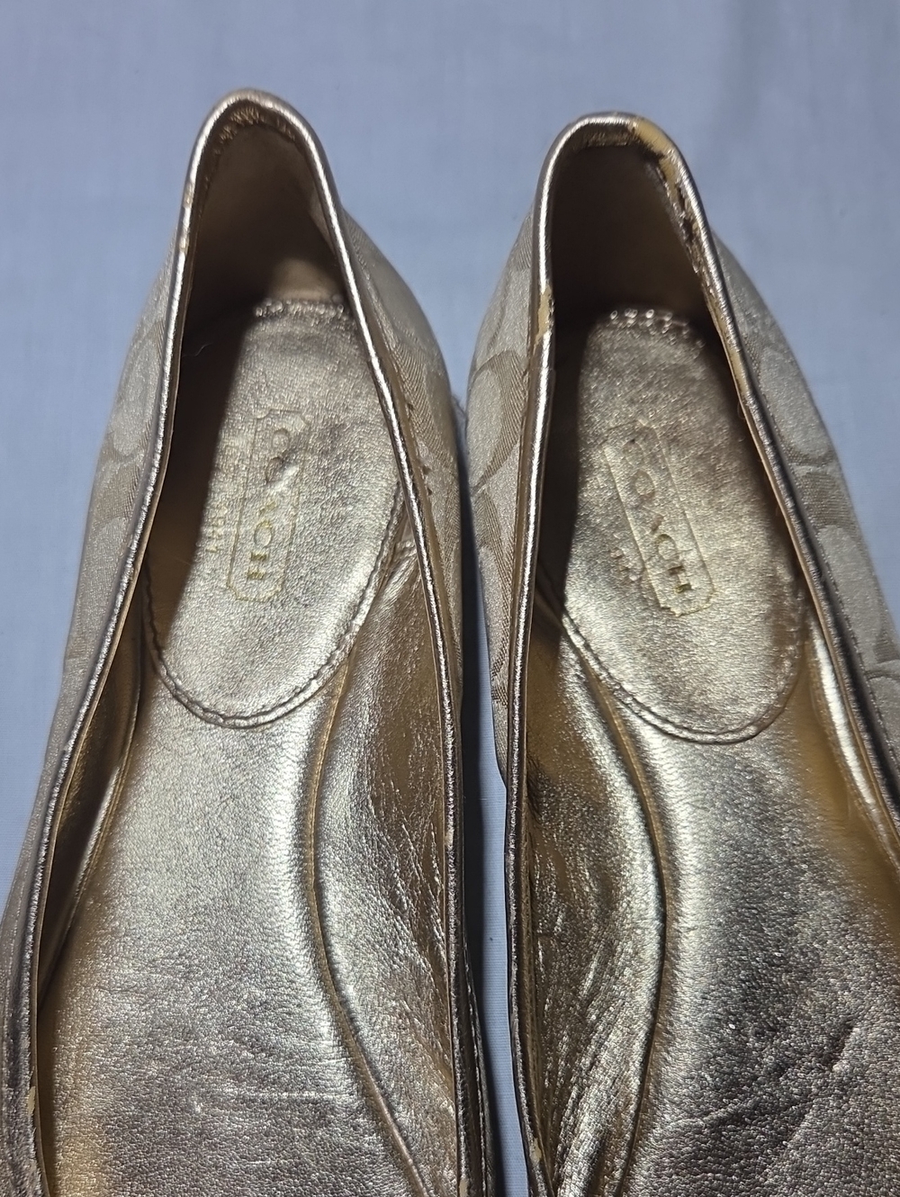 COACH GOLD Ballet Flats With Bow And Golden Highlights Classic CC Size 7 Womens - Picture 9 of 11